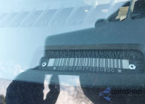 2000 Chevrolet Express Upfitter Pkg. z USA, uszkodzony, nr VIN 1GBFG15R1Y1250800